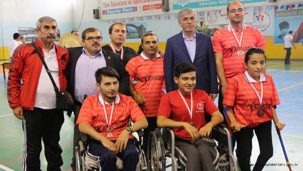 AKSARAY’DA HALTER TÜRKİYE ŞAMPİYONASI YAPILDI