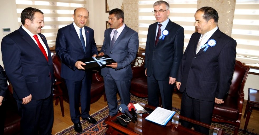 AKSARAY DA KÖY MUHTARLARINA BİLGİSAYAR VE YAZICI DAĞITILDI
