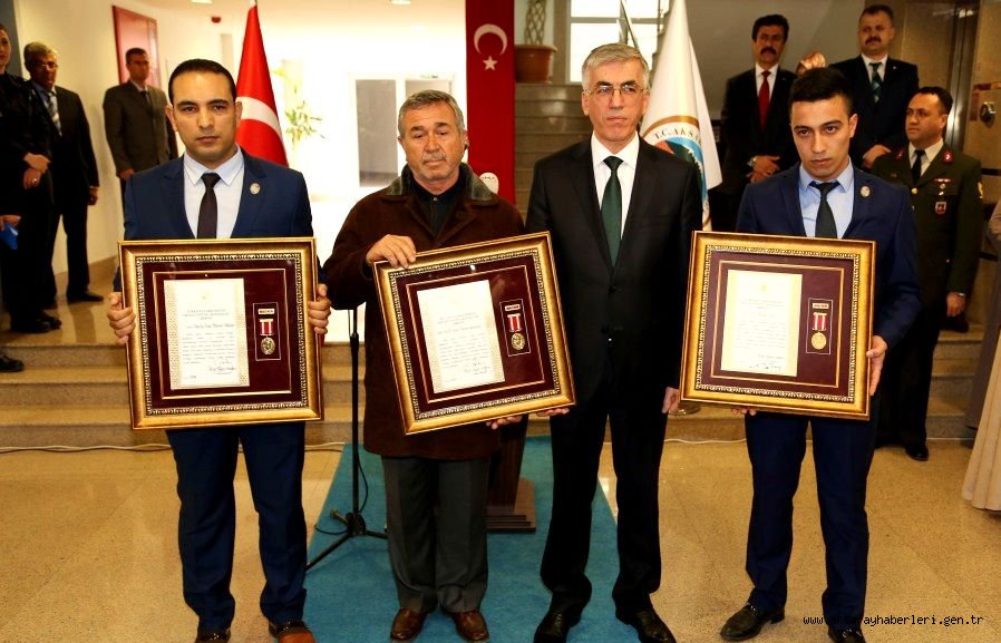 AKSARAY’DA ŞEHİT YAKINI İLE GAZİLERE DEVLET ÖVÜNÇ MADALYALARI TEVCİH EDİLDİ
