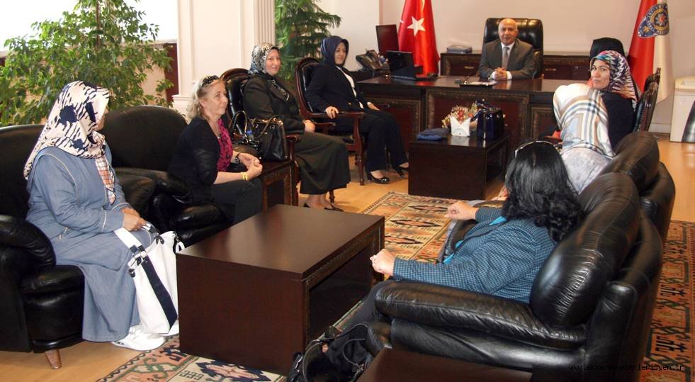 AKSARAY KADIN PLATFORMU ŞEHİT AİLESİNİ ZİYARET ETTİ