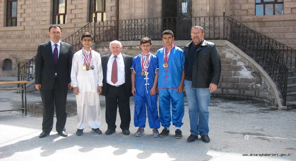 AKSARAY MERKEZ ANADOLU LİSESİ AVRUPA VE DÜNYA ŞAMPİYONASINA HAZIRLANIYOR