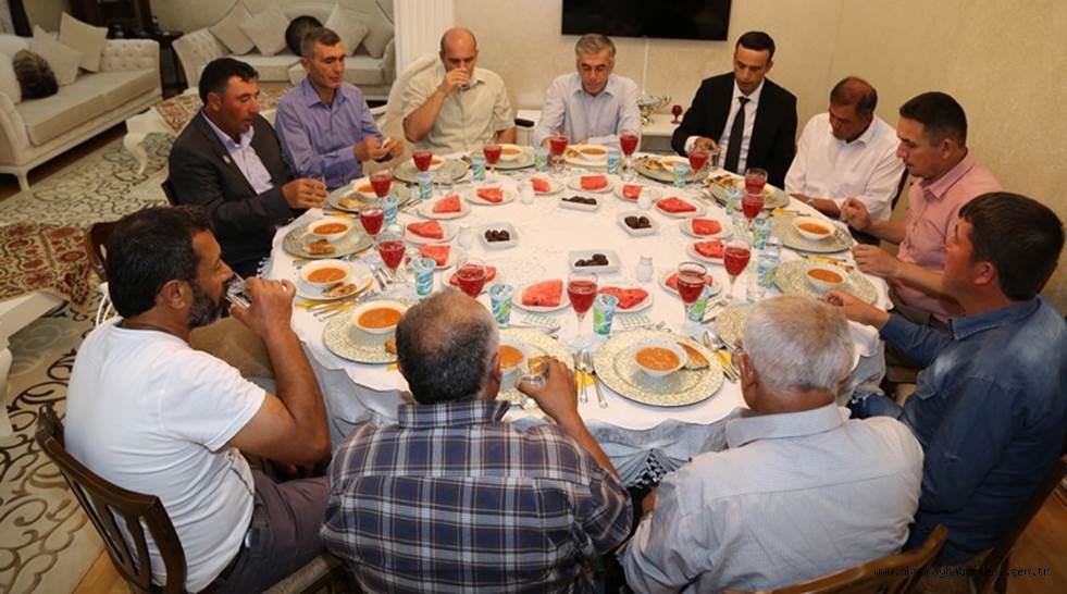 AKSARAY VALİ KONAĞINDA GAZİLERLE İFTAR