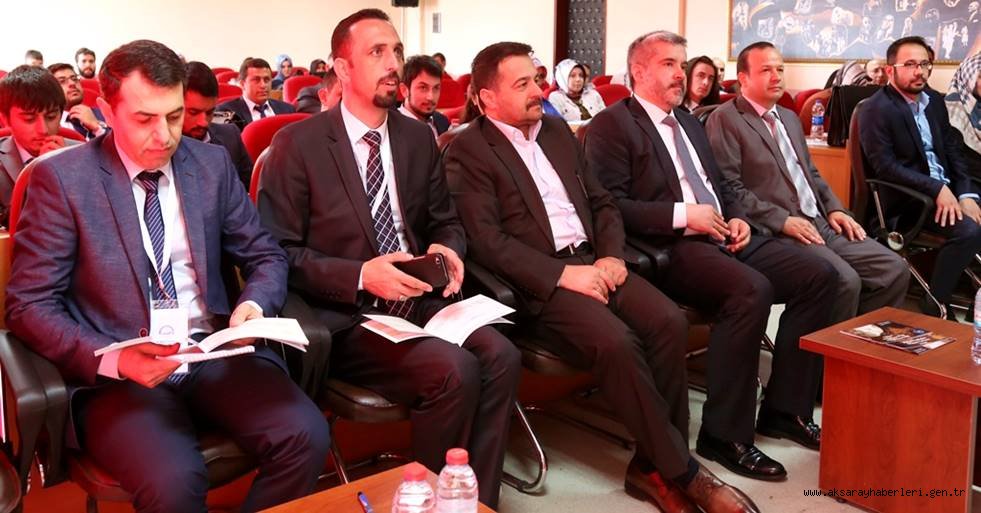 AKSARAY'DA GENÇ TARİHÇİLER ÇALIŞTAY’DA BİLDİRİLERİNİ SUNDU