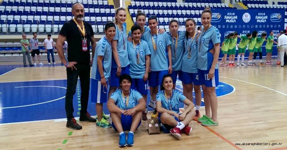 ASÜ BAYAN BASKETBOL TAKIMI TÜRKİYE İKİNCİSİ OLDU