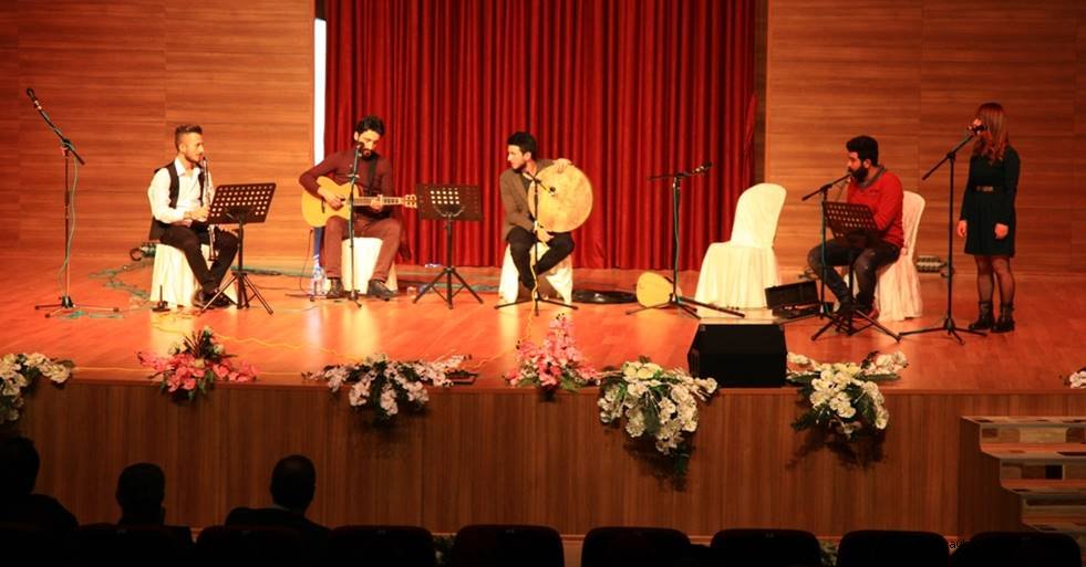 ASÜ İÇİN ÇAL GRUBU ÖĞRETMENLER İÇİN SAHNEYE ÇIKTI