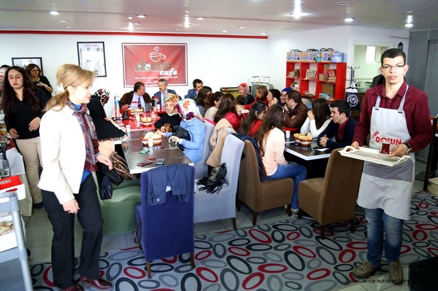 ASÜ ÖĞRENCİLERİ'NDEN DOWN CAFE’DE SABAH KAHVALTISI