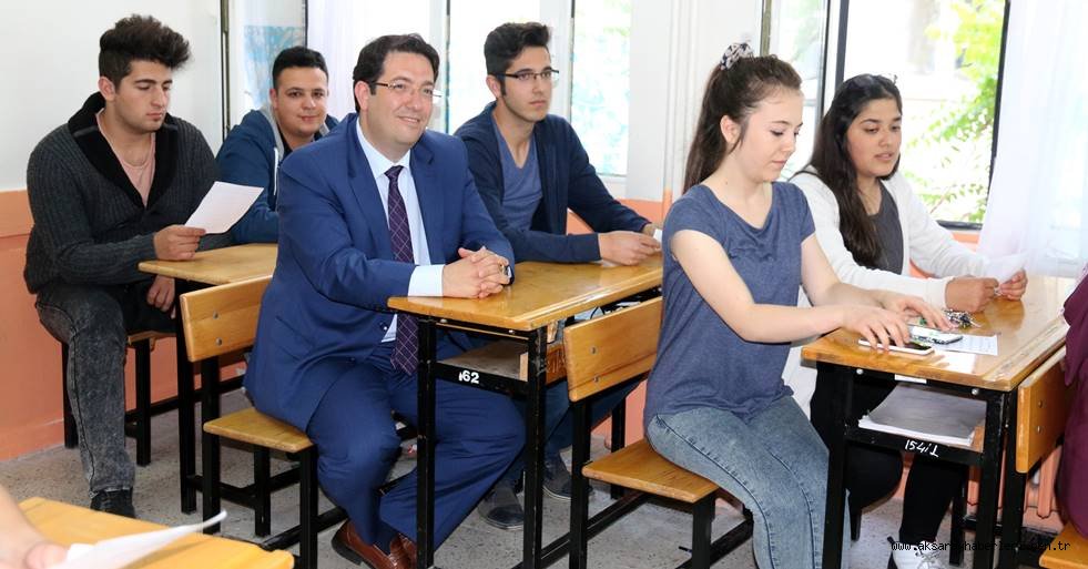 BAŞKAN YAZGI AKSARAY ANADOLU GÜZEL SANATLAR LİSESİ'Nİ ZİYARET ETTİ