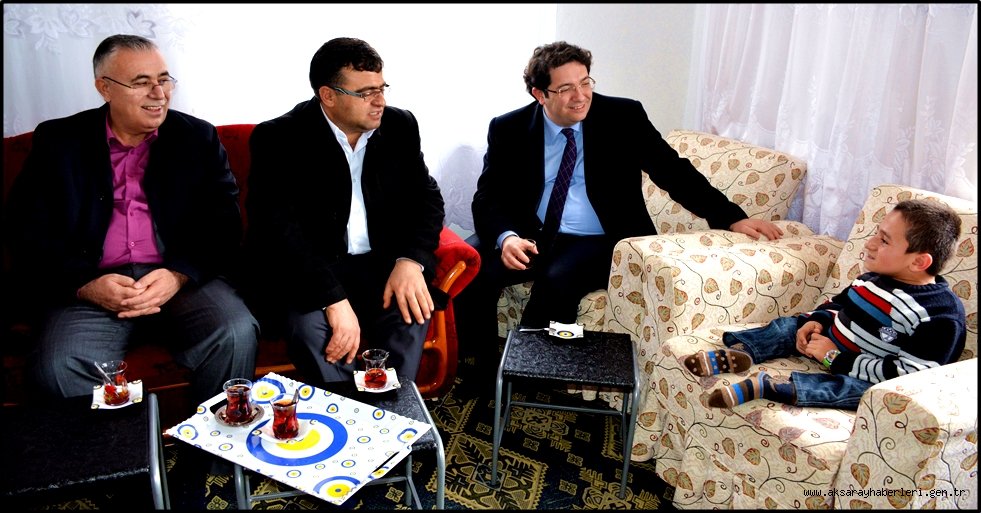 CAM KEMİK HASTASI ADEM ATAK, AKÜLÜ ARABASINA KAVUŞTU