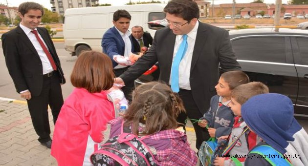 ÇOCUKLARA BAYRAM HEDİYESİ BAŞKAN’DAN