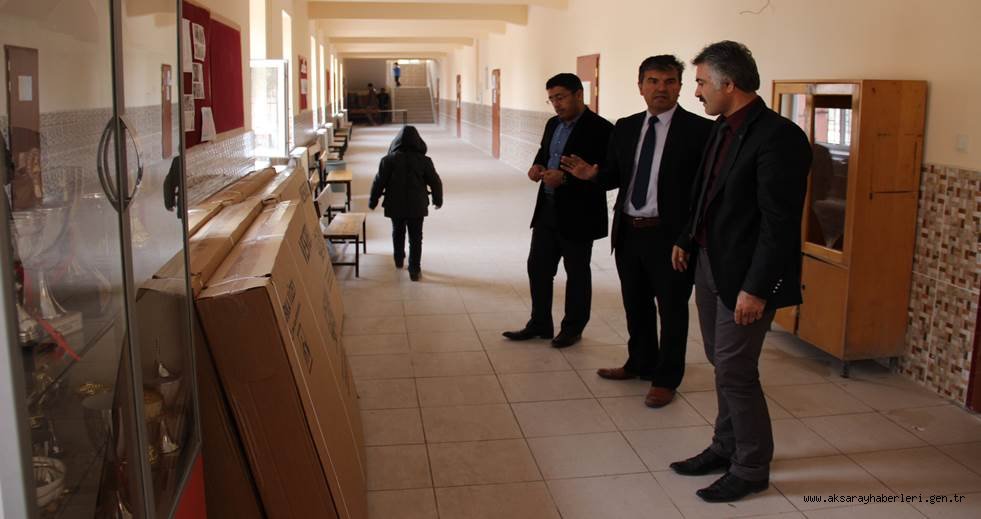 ESKİL’DEKİ ORTAOKULLARA AKILLI TAHTA DAĞITILIYOR