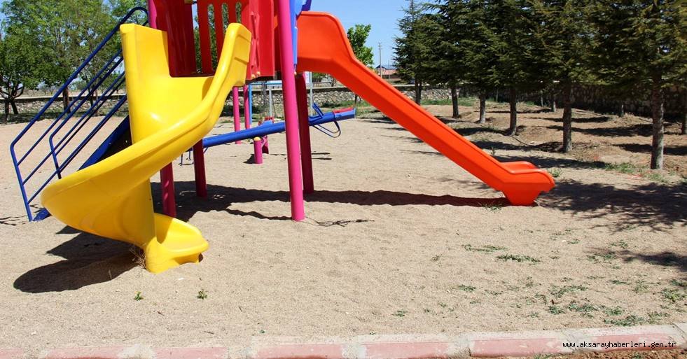 ESKİL'DE OKULLARIN OYUN ALANLARINA KUM DÖKÜLDÜ