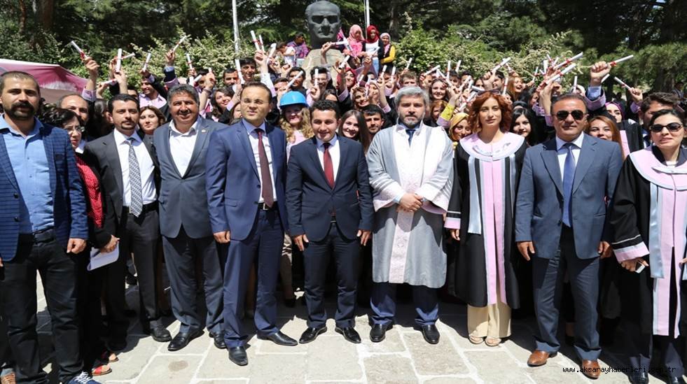 GÜZELYURT’TA MEZUNİYET SEVİNCİ