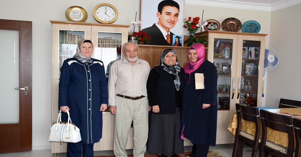 HASİBE YAZGI VE ZEHRA ASLAN’DAN ŞEHİT AİLELERİNE ANLAMLI ZİYARET