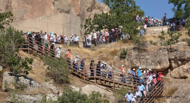 IHLARA VADİSİNDE SIRADIŞI BİR GÜN