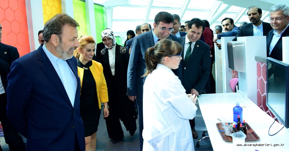 İranlı Bakan Bilim Merkezi’ne Hayran Kaldı