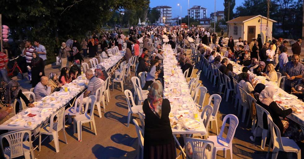 KADİR GECESİ AKŞAMINDA, SOMUNCU BABA’NIN GÖLGESİNDE MUHTEŞEM İFTAR