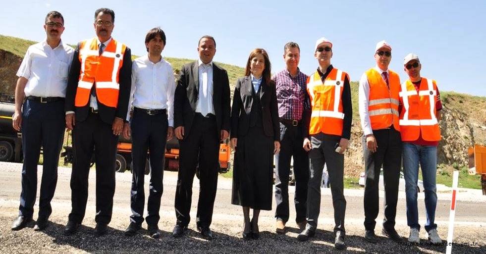 KARAYOLLARI KONYA BÖLGE MÜDÜRÜ ÖMER BAYLAR 'YOL'A ENGEL YEREL YÖNETİCİLERDİR'