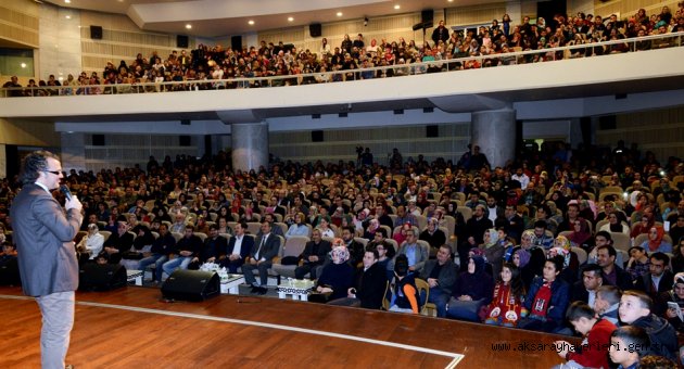 KONYA BÜYÜKŞEHİR DEN BİLİNÇLİ AİLE DUYARLI GENÇLİK KONFERANSI