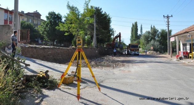 KURTULUŞ VE LALELİ MAHALLESİNDE YOLLAR İMARA UYGUN ŞEKİLDE GENİŞLETİLİYOR