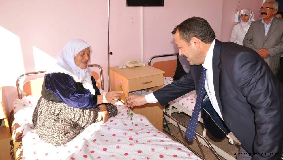 MİLLETVEKİLİ ADAYI SERDENGEÇTİ HASTALARI ZİYARET EDEREK KARANFİL VERDİ