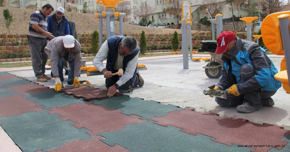 NEVŞEHİRDE ÇOCUK OYUN VE KONDİSYON ALANLARI, KAUÇUK ZEMİNLE KAPLANIYOR