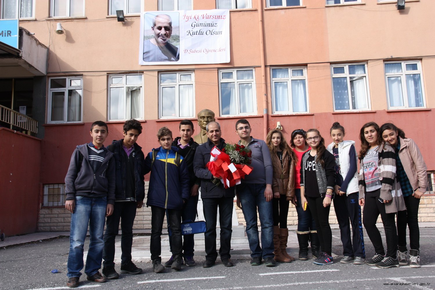 ÖĞRETMENLERİNE ÖYLE BİR SÜRPRİZ YAPTILARKİ!