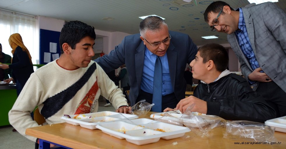 ÖZKÖK'DEN ÖZEL EĞİTİM MESLEK LİSESİ ÖĞRENCİLERİNE ZİYARET