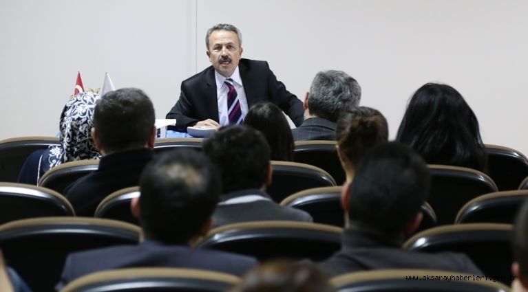 REKTÖR ACAR AKİF’İN İKTİSADİ KALKINMA DÜŞÜNCELERİNİ ANLATTI