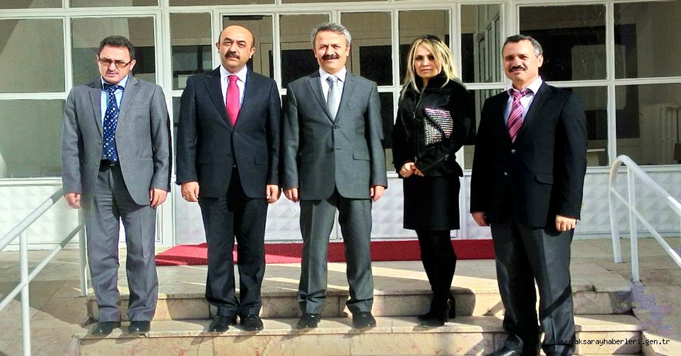 REKTÖR ACAR GÜZEL SANATLAR LİSESİ’Nİ ZİYARET ETTİ