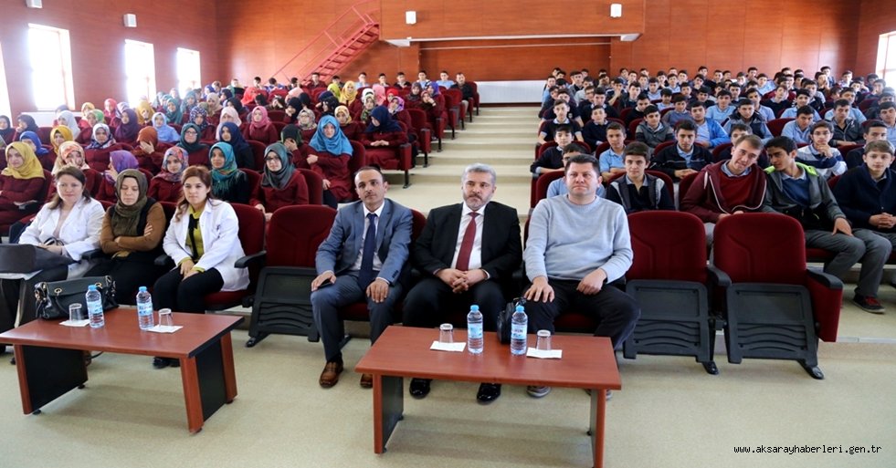 REKTÖR ŞAHİN İMAM HATİP LİSESİNDE KONFERANS VERDİ