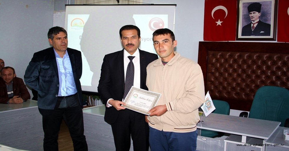 SULTANHANI'NDA 79 ÇİFTÇİYE BELGE VERİLDİ