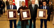AKSARAY'DA ŞEHİT YAKINI İLE GAZİLERE DEVLET ÖVÜNÇ MADALYALARI TEVCİH EDİLDİ