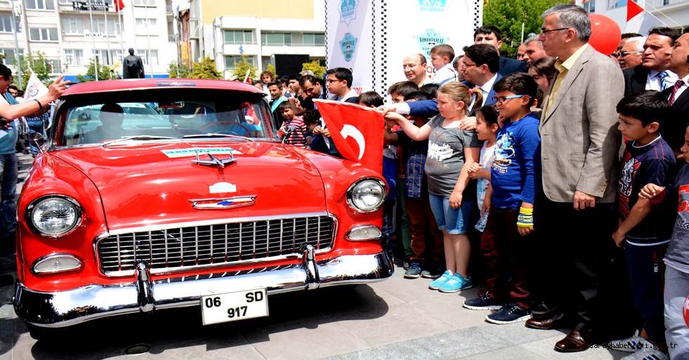 ÜÇÜNCÜ IHLARA KLASİK OTOMOBİL RALLİSİ’ VERİLEN STARTLA BAŞLADI