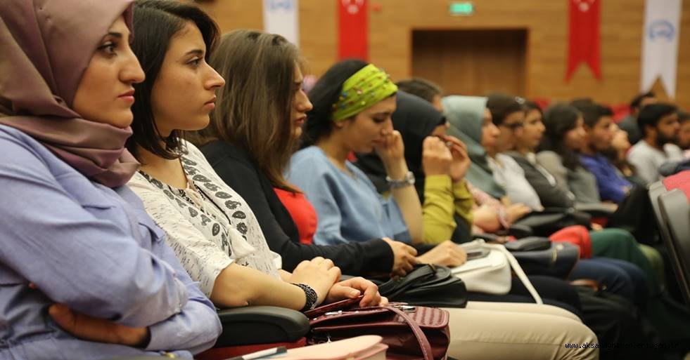 UZMANLAR ASÜ’LÜLERE KARİYER İMKÂNLARINI ANLATTI