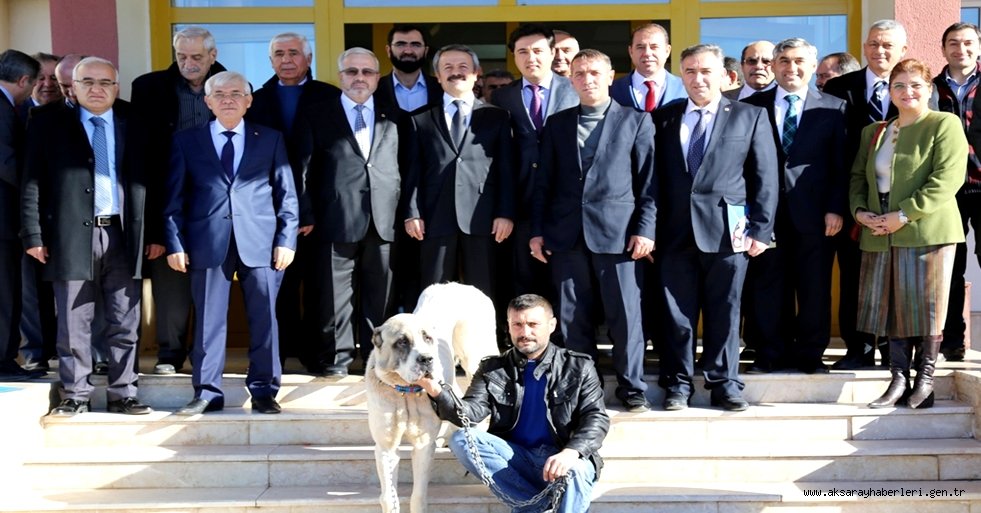 VETERİNER FAKÜLTESİ ÖĞRENCİLERİ BEYAZ ÖNLÜK GİYDİ