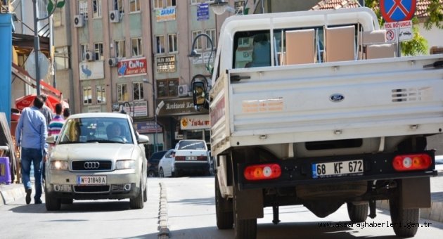 YOLLARDA DÜZENLEME YAPILARAK AKSARAY TRAFİĞİ RAHATLATILIYOR