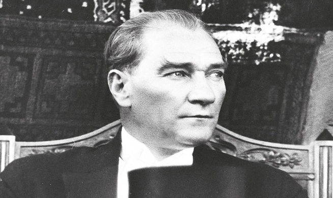 NOKTA VE VİRGÜLÜNE DOKUNULMAYAN ATATÜRK RANTÇILARI YAZISI!