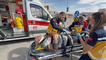 Aksaray Sanayi yolunda tır otomobille çarpıştı