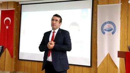 Çiftlere Bozgedik'den öneriler: Evlilikte mizahı  ve sürprizi ihmal etmeyin