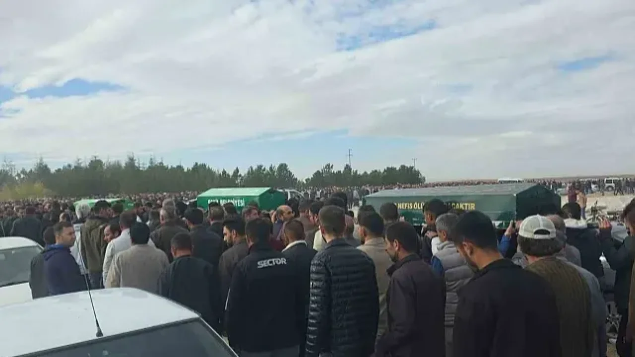 Eskil&#039;de Fecimkazada yaşamını yitiren Kardeşler son tolculuklarına uğurlandı