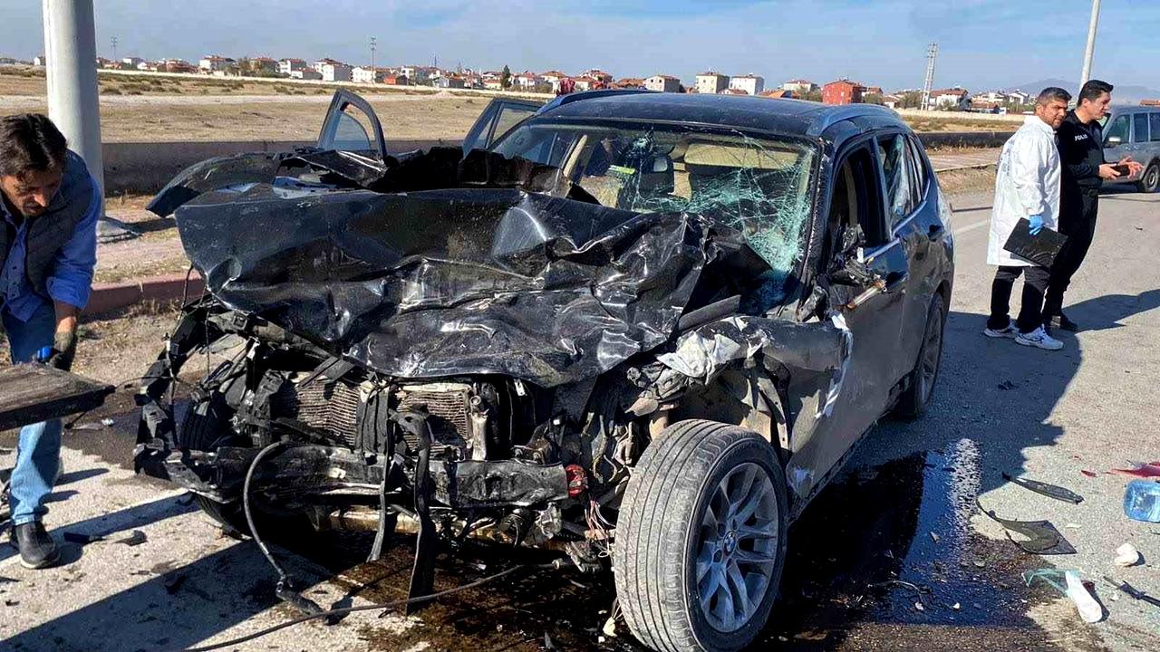 Aksaray Organize Sanayi yolunda Otomobiller çarpıştı: 2 ağır yaralı