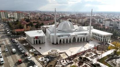 Aksaray Belediyesi Selçuklu Külliyesi Yanına Yeni Bir Sosyal Tesisin Kapılarını Aralıyor