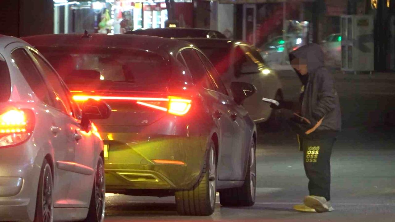 Aksaray&#039;da Kavşaklarda Dilenci Çocuk Çetelerinden geçilmiyor