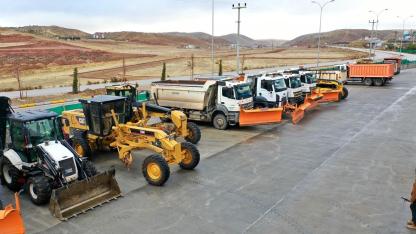 Dört gözle Kar yağmasını bekliyoruz! Aksaray Belediyesi 900 Ton Tuz Ve 36 Araçla Kış Şartlarına Hazır