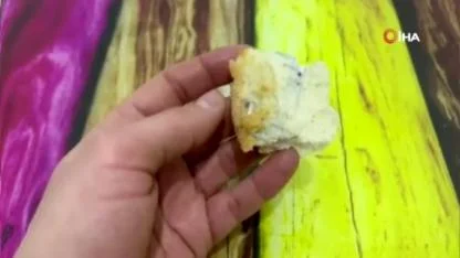 Nevşehir'de Fırından Alınan Ekmeğin içinden Jilet Çıktı