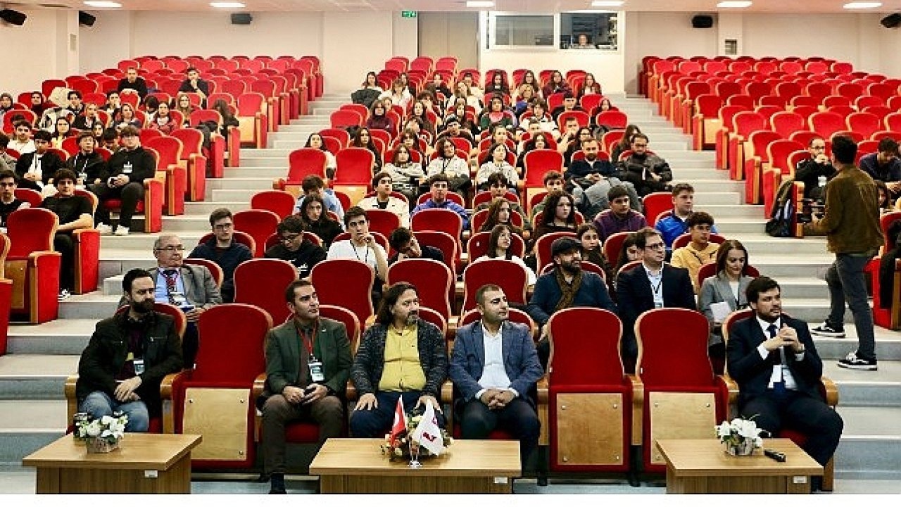 Öğrenciler Yapay Zeka Destekli Su ve Atık Yönetimi Çözümleri İçin Harekete Geçti