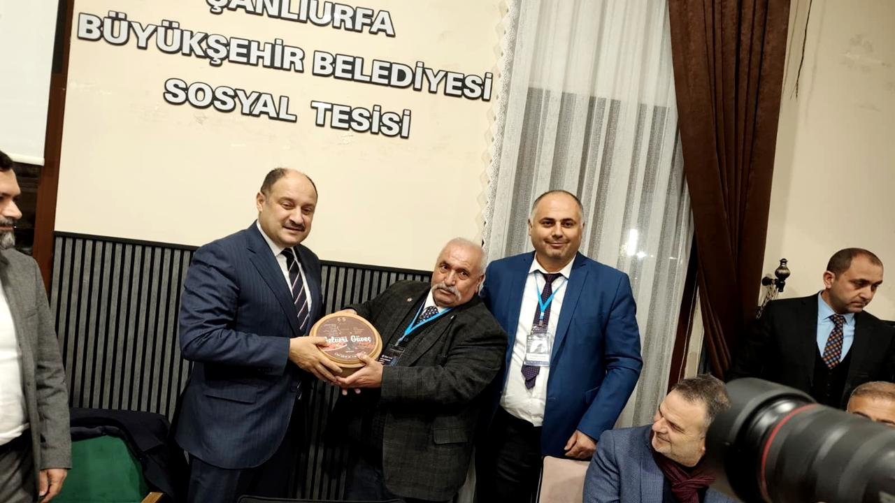 ŞANLIURFA B.Ş.B. BAŞKANI VE DUAYEN GAZETCİ YEMEKLERİNİ GELVERİ GÜVECİNDE PİŞİRECEKLER