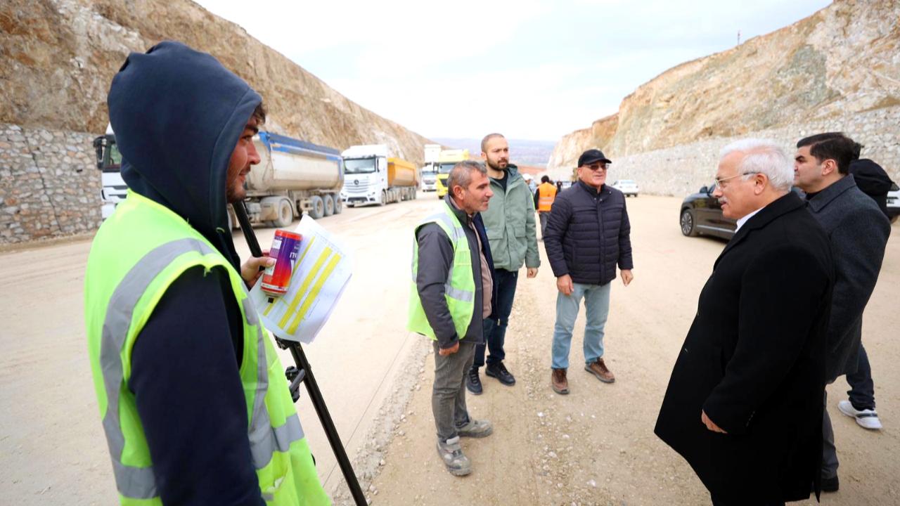 Vali Mehmet Ali Kumbuzoğlu: “Aksaray-Ortaköy yolumuz başta Ortaköy  OSB olmak üzere Aksaray Sanayisi ve Turizmi açısından da çok önemli”