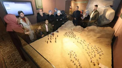 Konya'da Siyer Sergisi'ne yoğun ilgi