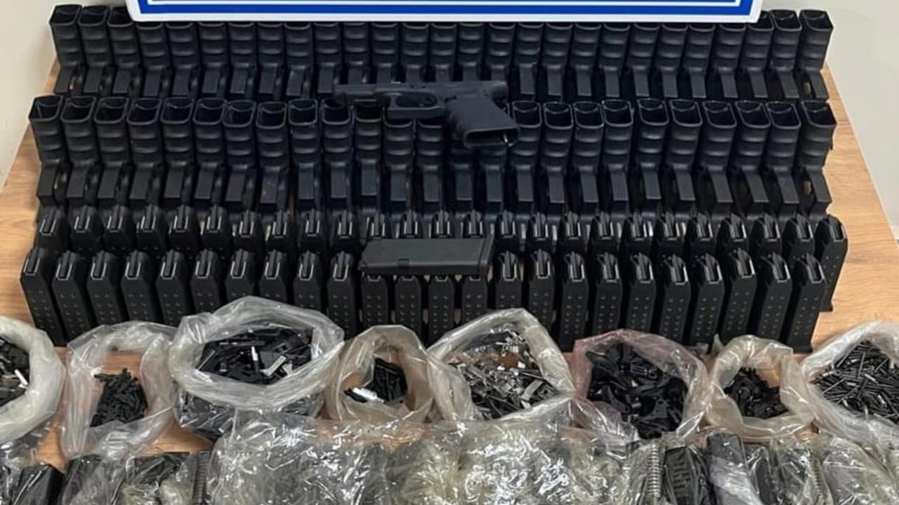 Konya'da bir şahsın valizinden Kaçak silah parçaları çıktı